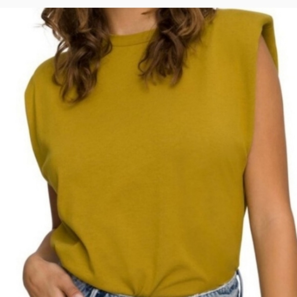 Good American Strong Shoulder Tee